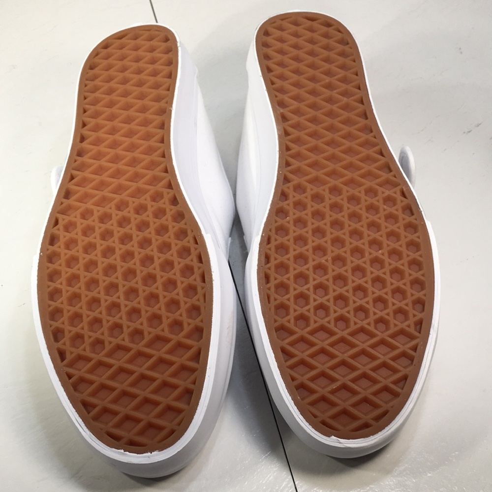 NWOT Vans Mary Jane Sport Pumps in White Women’s 9 - Picture 8 of 9